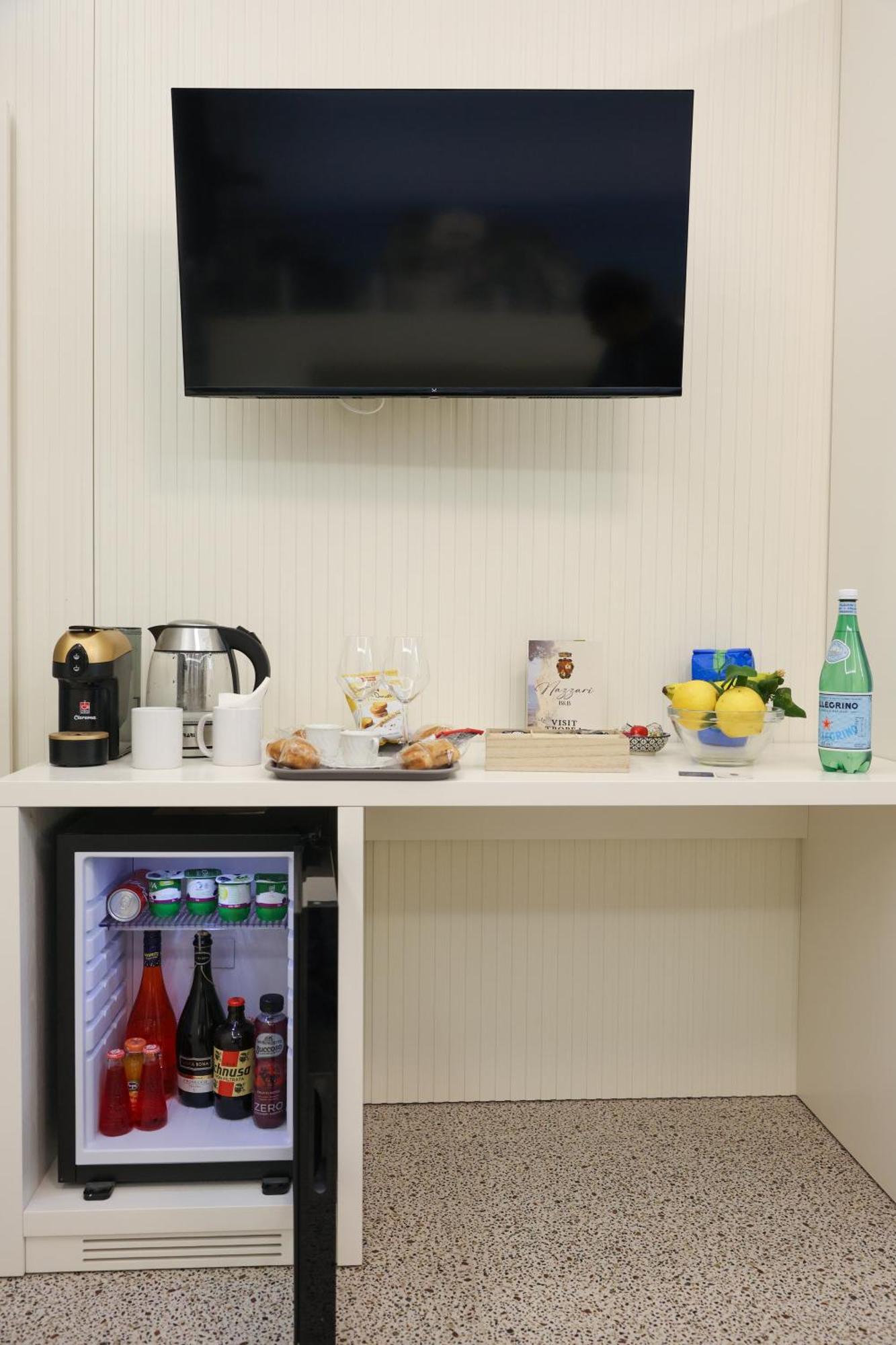 Nazzari B&B トロペーア エクステリア 写真