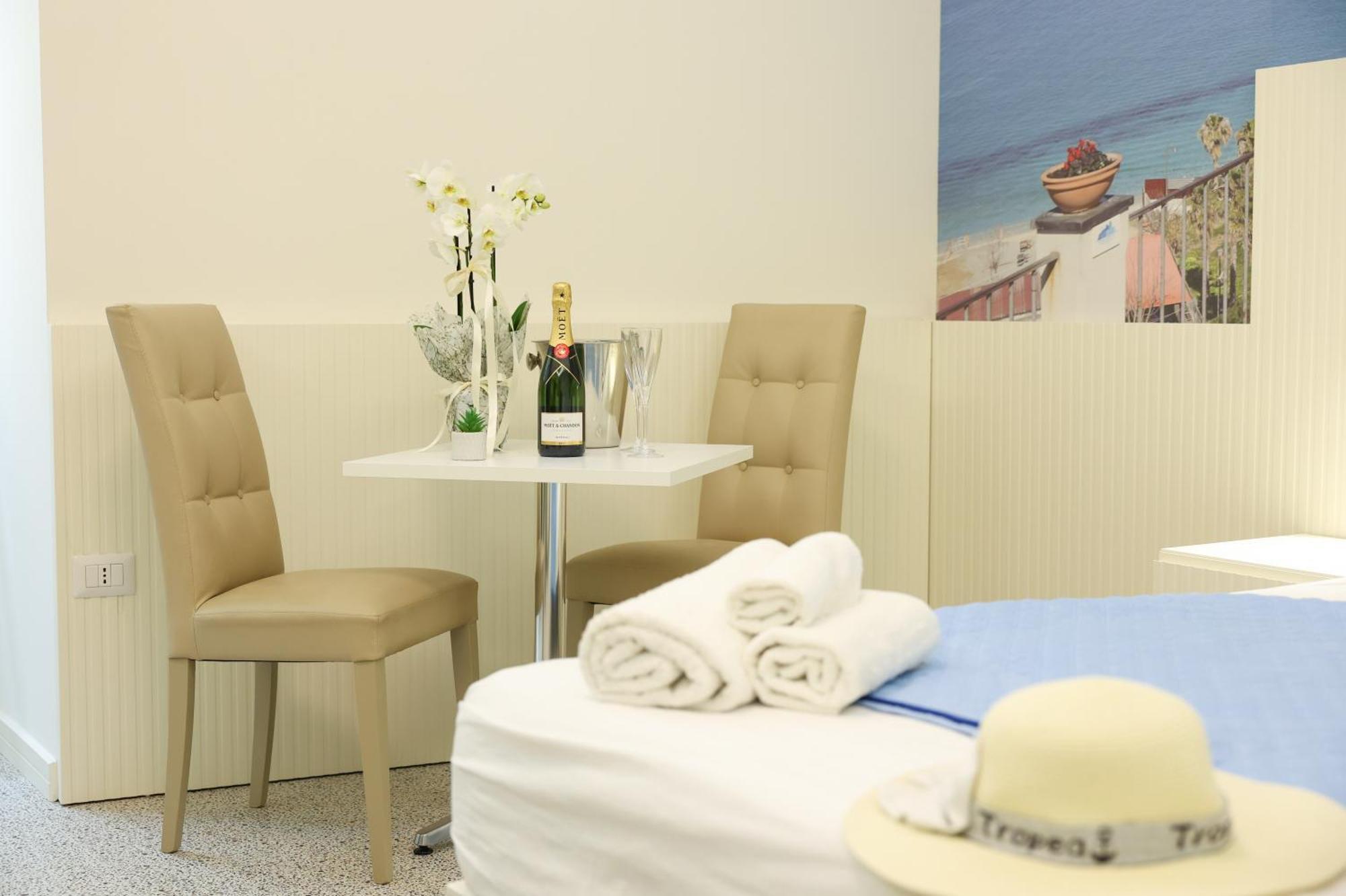 Nazzari B&B トロペーア エクステリア 写真